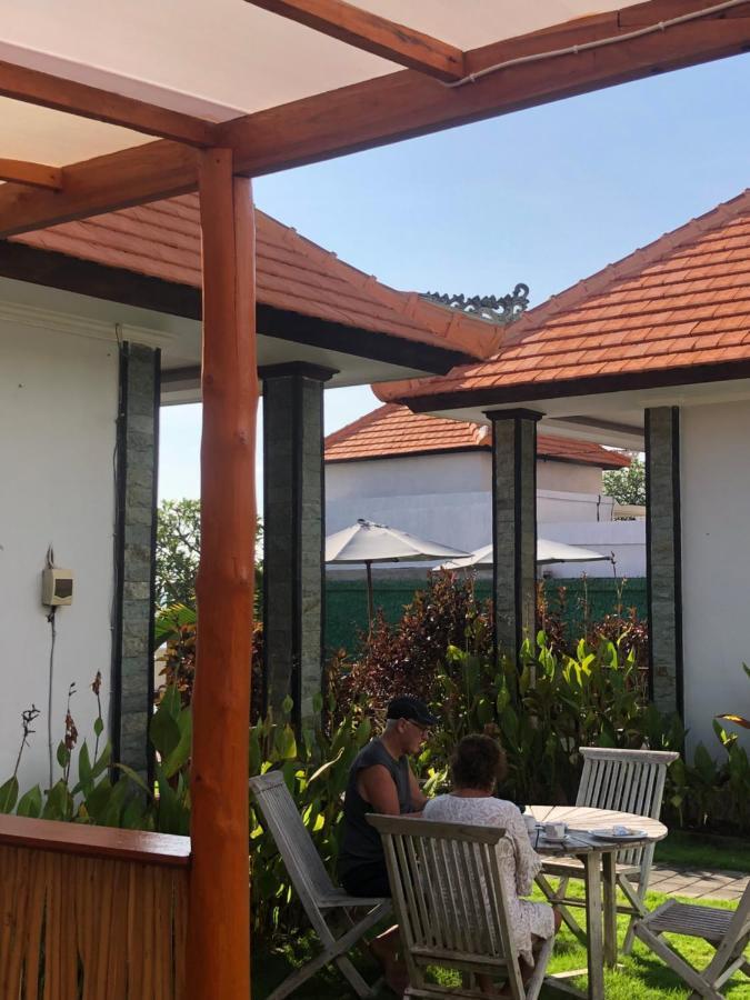 Juan Beach Bungalow Batununggul Exteriör bild